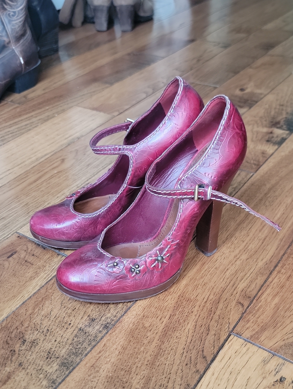 Women's Mary Jane High-Heel Pumps in Burgundy with Floral Details
